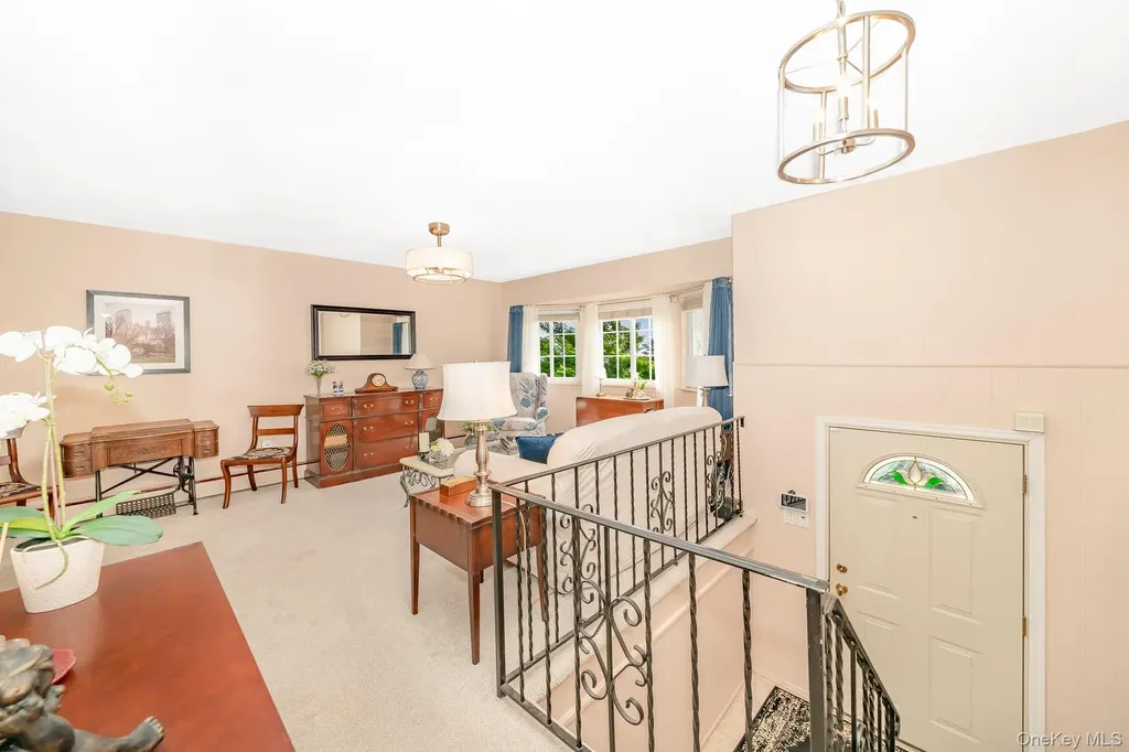 247 Bow Drive Hauppauge NY 11788