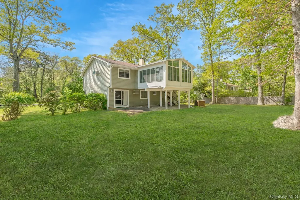 247 Bow Drive Hauppauge NY 11788