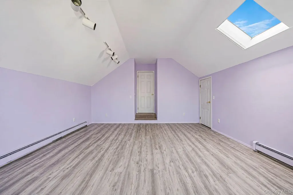 810 Anthony Drive Lindenhurst NY 11757