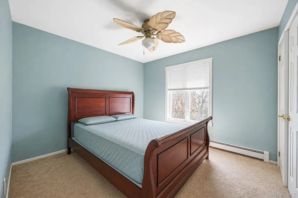 810 Anthony Drive Lindenhurst NY 11757
