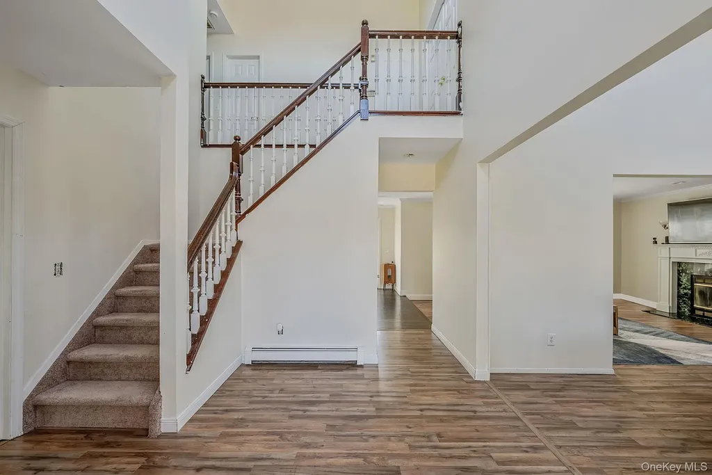 810 Anthony Drive Lindenhurst NY 11757