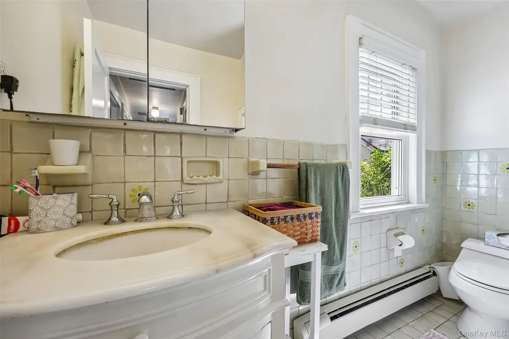 148 Willis Court Woodmere NY 11598