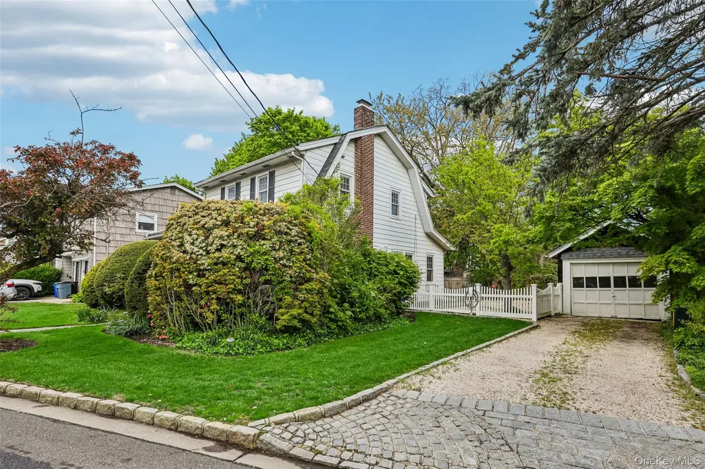 148 Willis Court Woodmere NY 11598