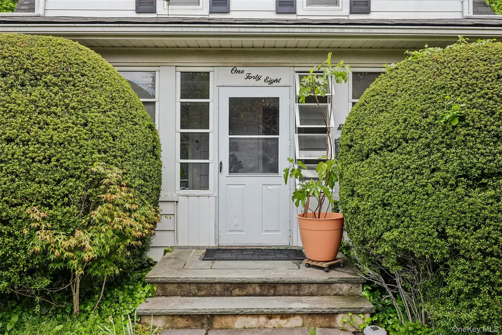 148 Willis Court Woodmere NY 11598