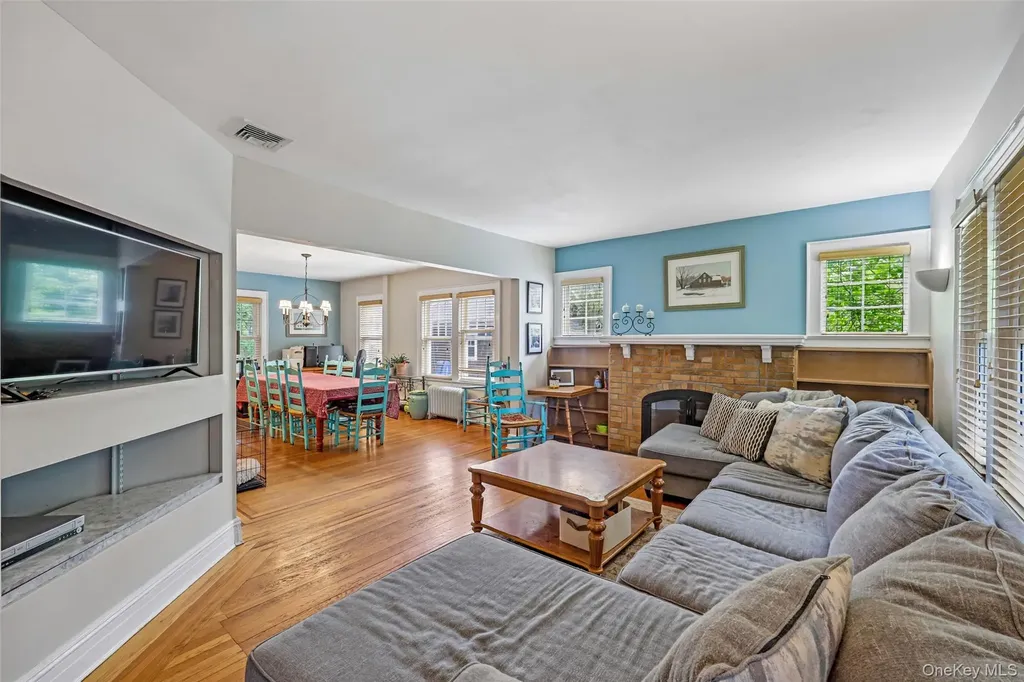 148 Willis Court Woodmere NY 11598