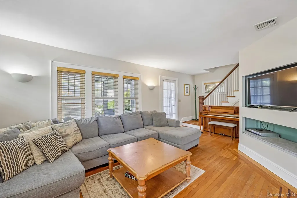 148 Willis Court Woodmere NY 11598