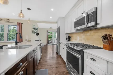 32 Chaucer Street Hartsdale NY 10530