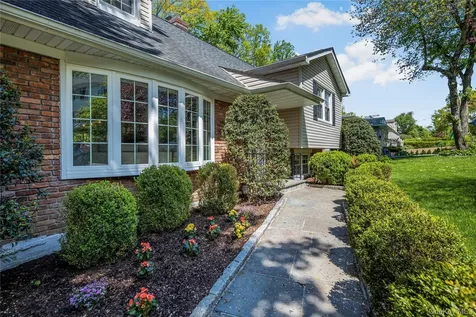 32 Chaucer Street Hartsdale NY 10530