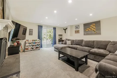 32 Chaucer Street Hartsdale NY 10530