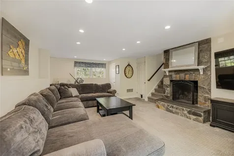 32 Chaucer Street Hartsdale NY 10530