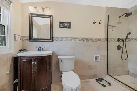 32 Chaucer Street Hartsdale NY 10530