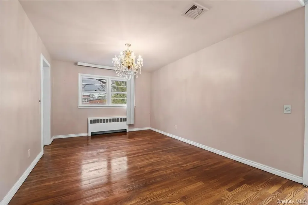 916 Lawrence Court North Woodmere NY 11581