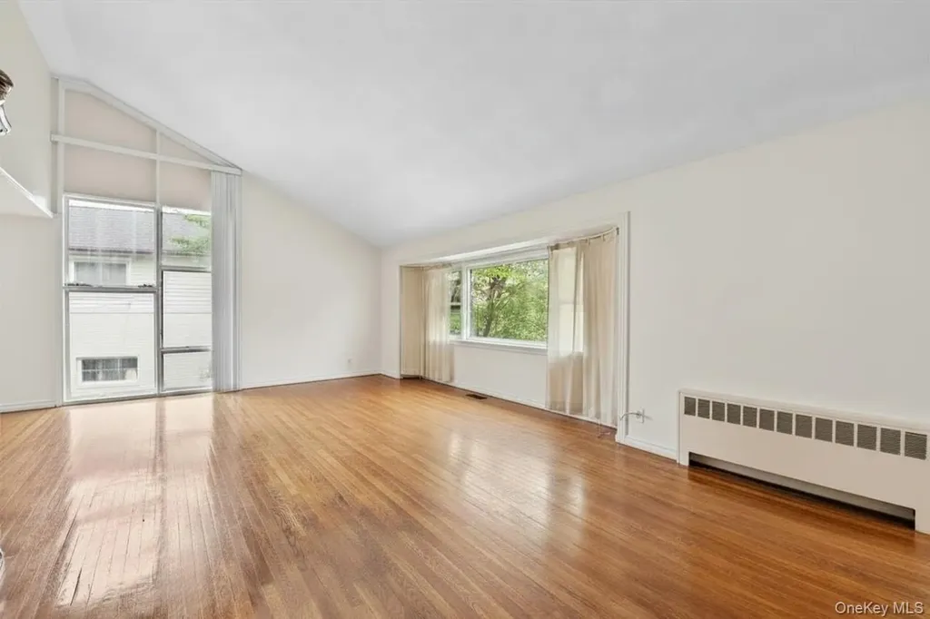 916 Lawrence Court North Woodmere NY 11581