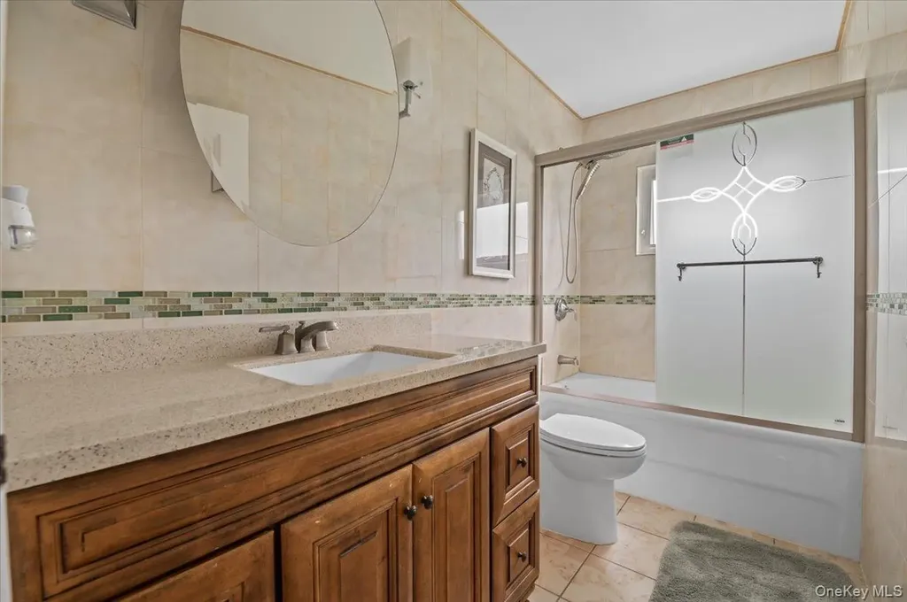 916 Lawrence Court North Woodmere NY 11581