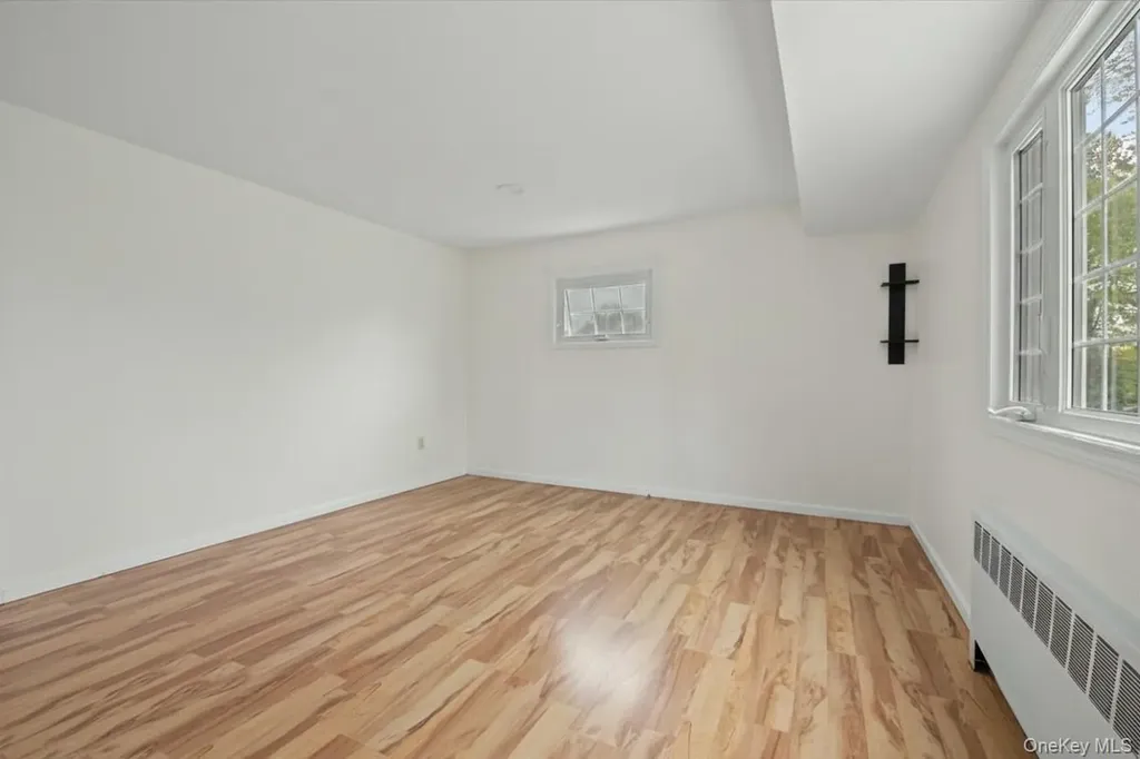 916 Lawrence Court North Woodmere NY 11581