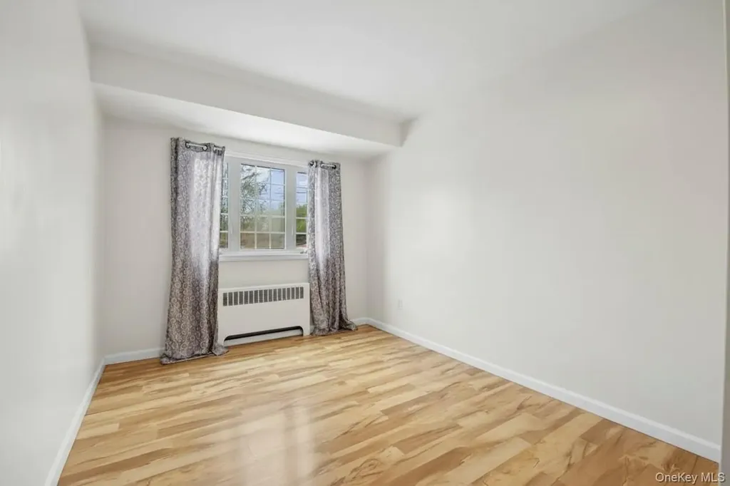 916 Lawrence Court North Woodmere NY 11581