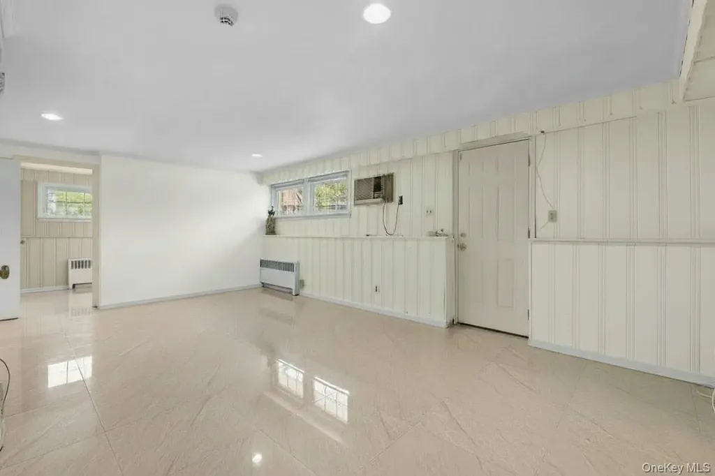 916 Lawrence Court North Woodmere NY 11581