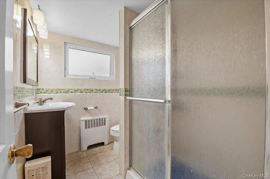 916 Lawrence Court North Woodmere NY 11581