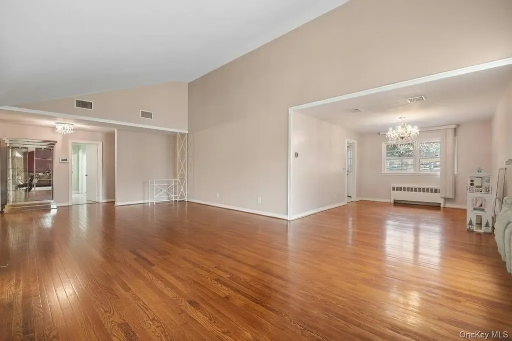 916 Lawrence Court North Woodmere NY 11581