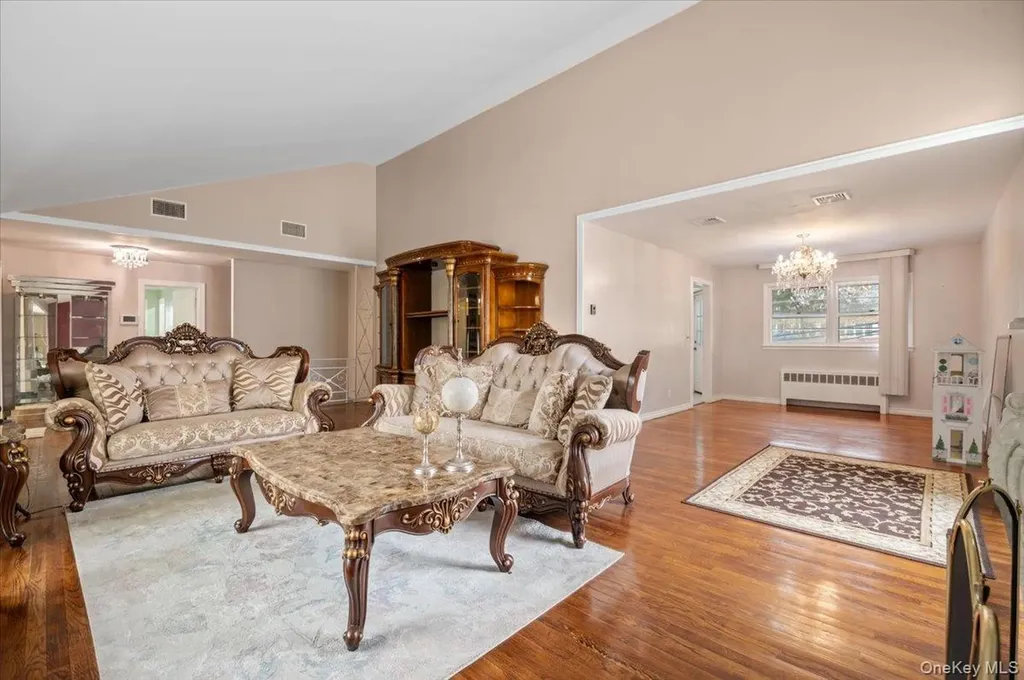 916 Lawrence Court North Woodmere NY 11581