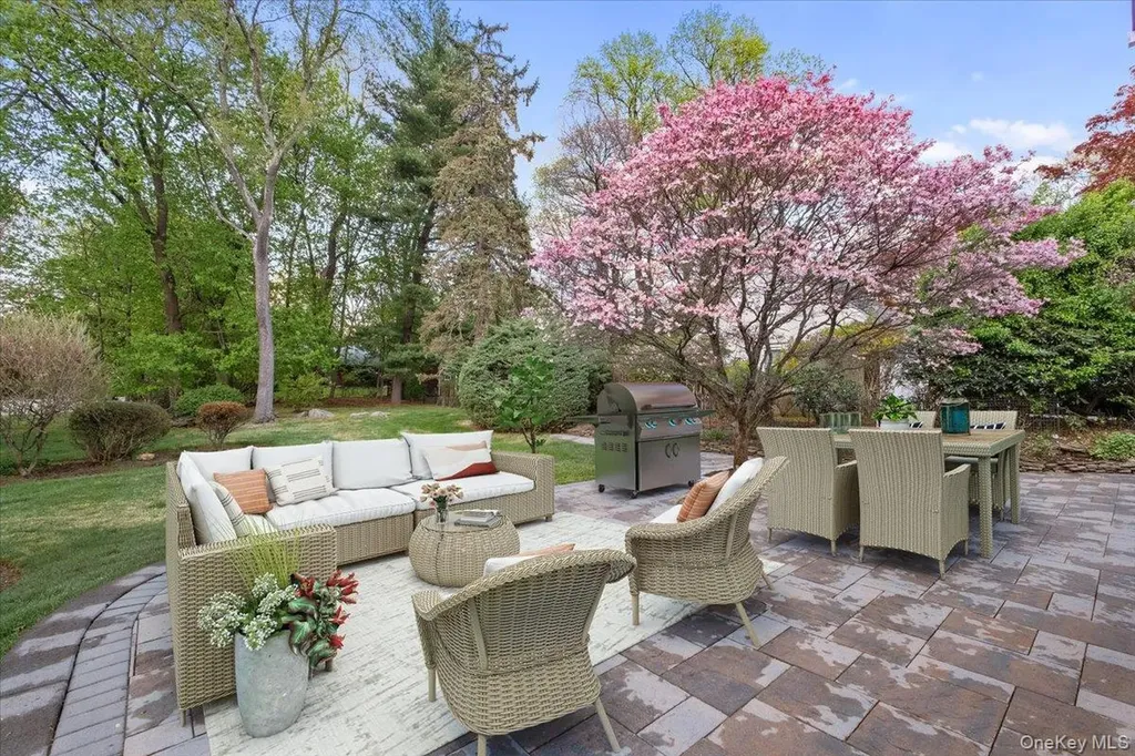 145 Woodlands Avenue White Plains NY 10607