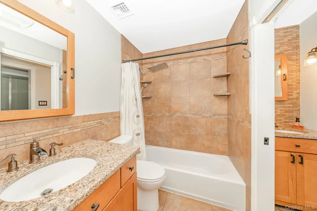21 Eisenhower Road Centereach NY 11720