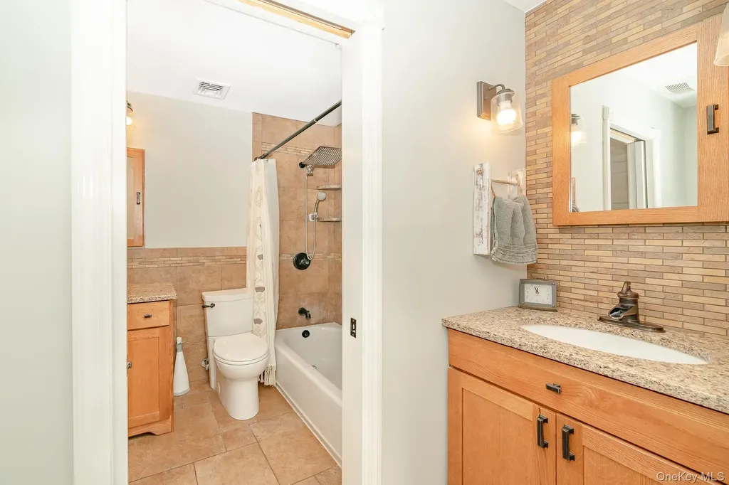 21 Eisenhower Road Centereach NY 11720