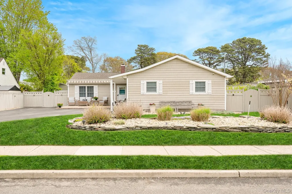 21 Eisenhower Road Centereach NY 11720