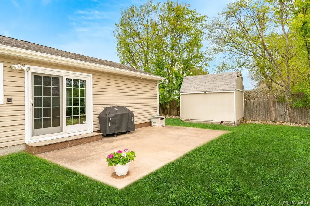 21 Eisenhower Road Centereach NY 11720