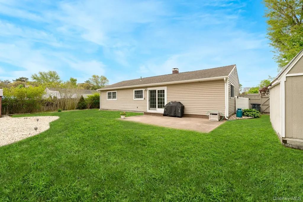 21 Eisenhower Road Centereach NY 11720