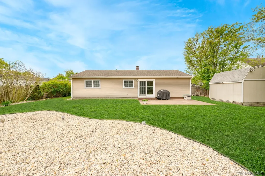 21 Eisenhower Road Centereach NY 11720