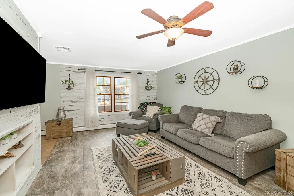21 Eisenhower Road Centereach NY 11720