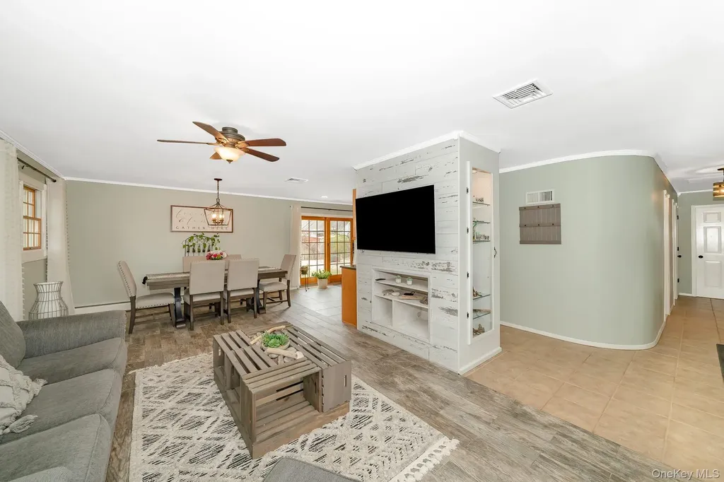21 Eisenhower Road Centereach NY 11720