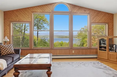 32 Sunset Circle Germantown NY 12526