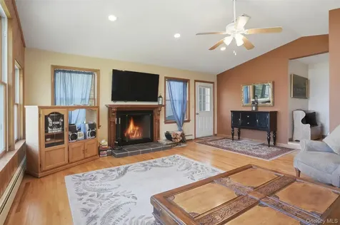 32 Sunset Circle Germantown NY 12526
