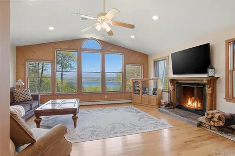 32 Sunset Circle Germantown NY 12526