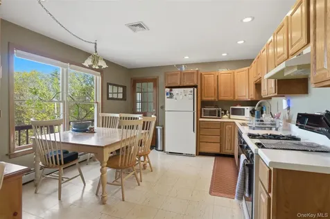 32 Sunset Circle Germantown NY 12526