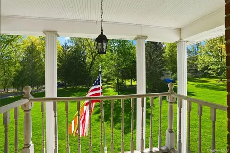 32 Sunset Circle Germantown NY 12526