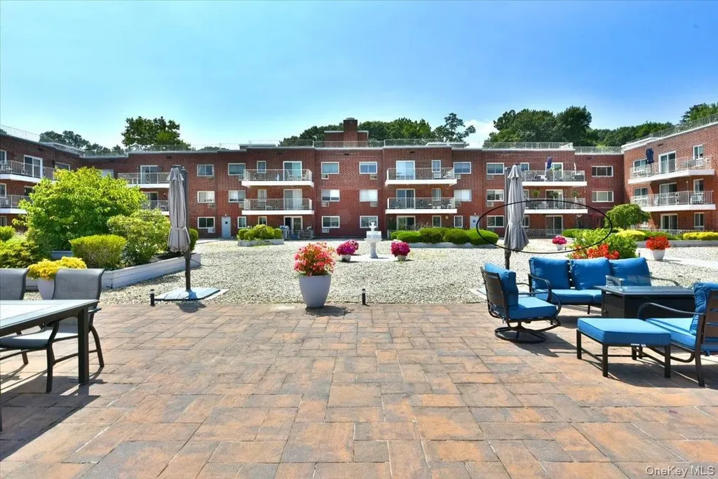 320 E Shore Road Great Neck NY 11023