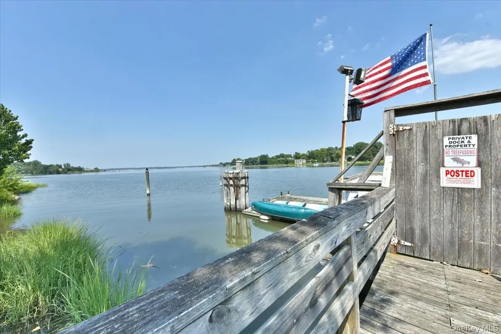 320 E Shore Road Great Neck NY 11023