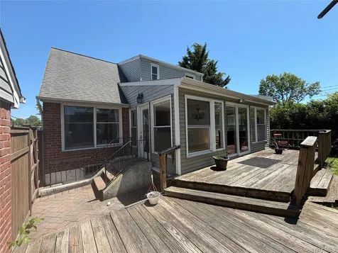 140 Wickshire Drive East Meadow NY 11554