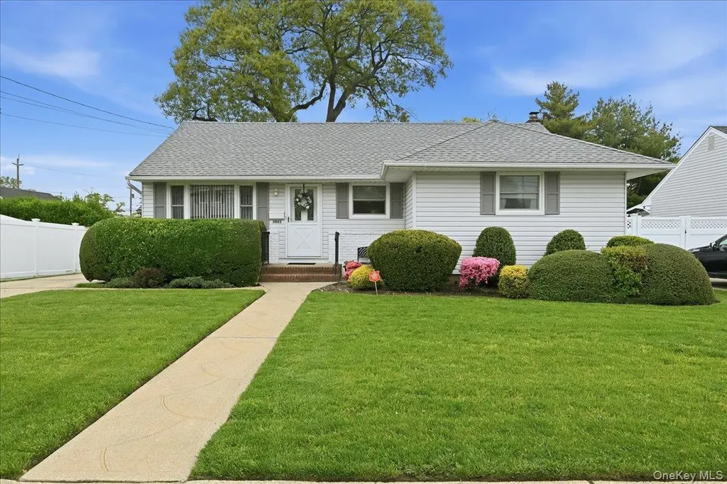 3903 Lincoln Street Seaford NY 11783