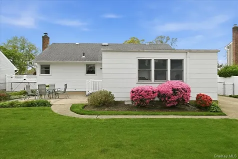 3903 Lincoln Street Seaford NY 11783