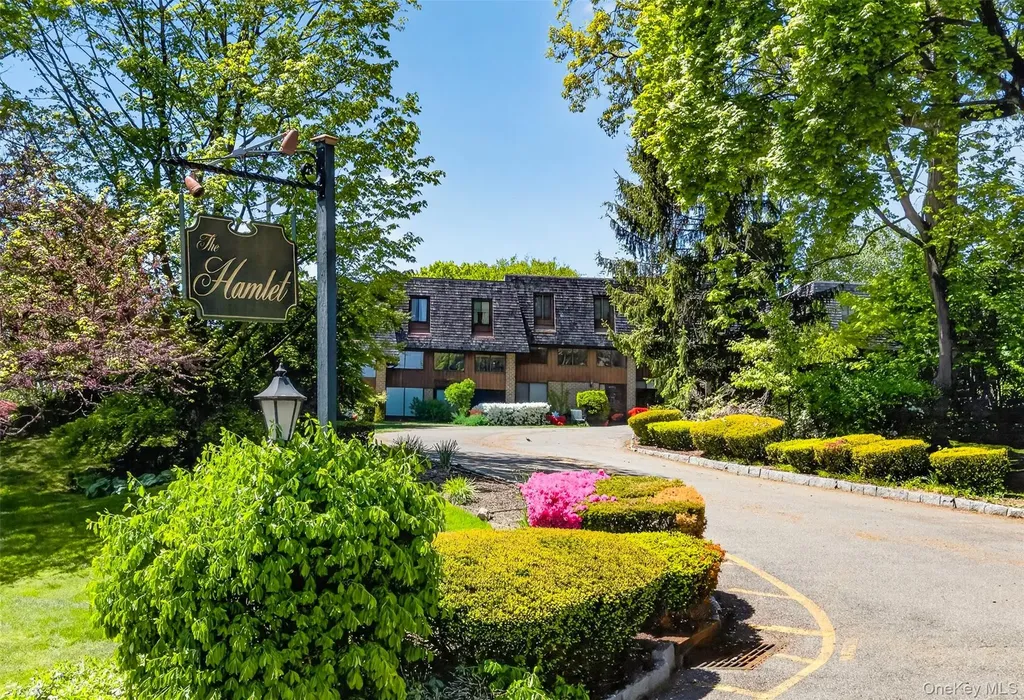 22 The Hamlet Pelham NY 10803