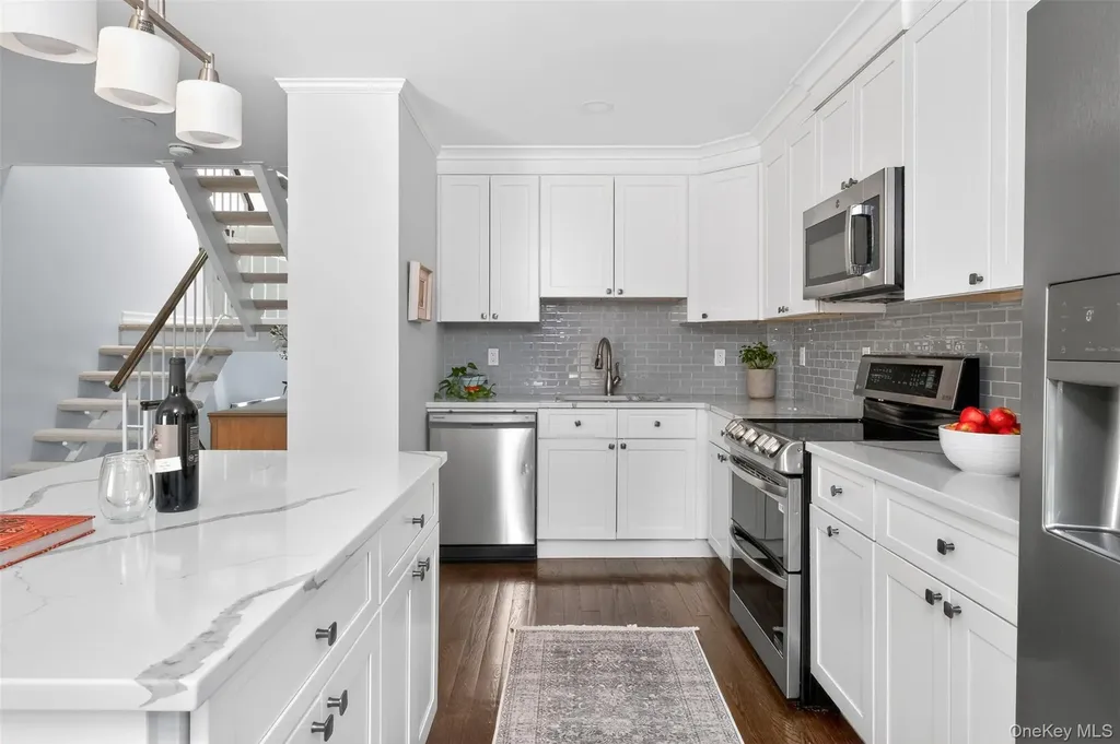 22 The Hamlet Pelham NY 10803