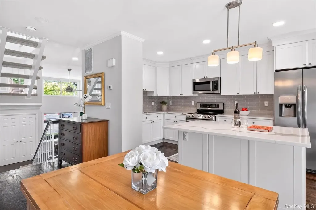 22 The Hamlet Pelham NY 10803