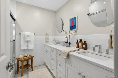 22 The Hamlet Pelham NY 10803