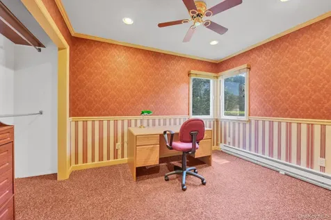 114 Campbell Street New Hyde Park NY 11040