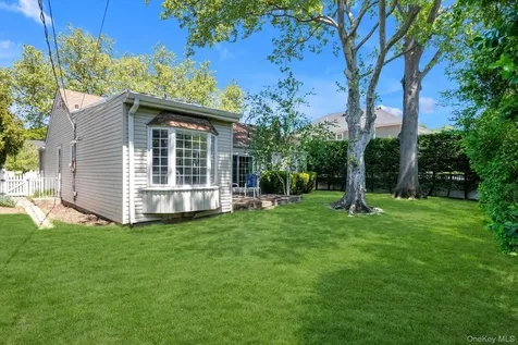 114 Campbell Street New Hyde Park NY 11040