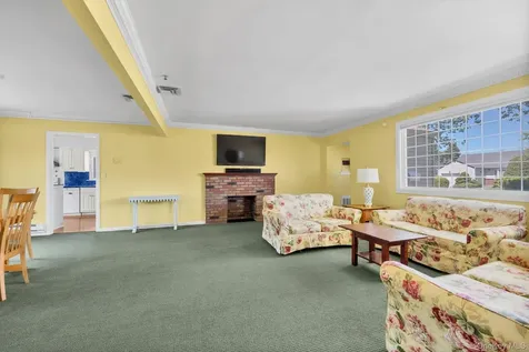 114 Campbell Street New Hyde Park NY 11040